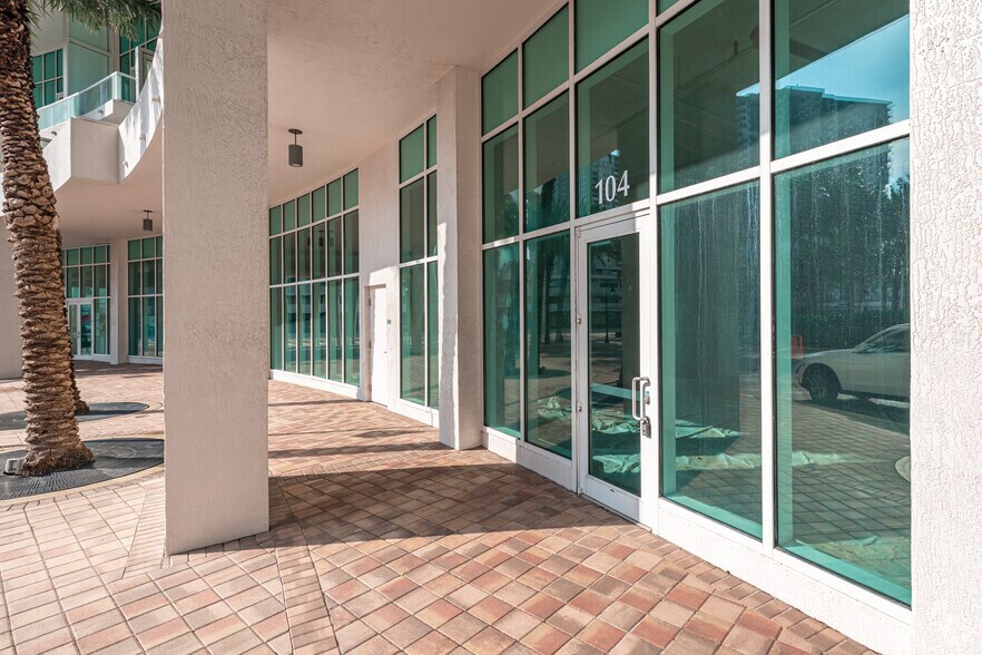 1 N Ocean Blvd, Pompano Beach, FL à louer - Photo du bâtiment - Image 3 de 42