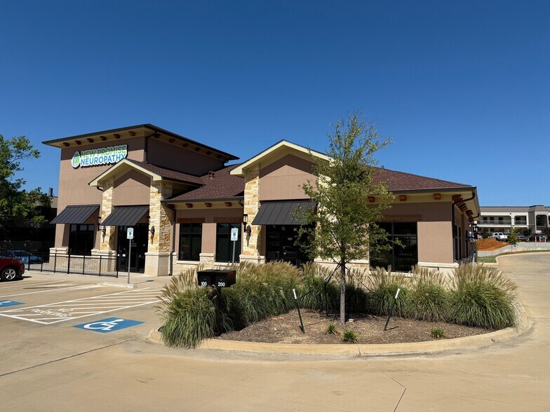 3143 Golden Rd, Tyler, TX à louer - Photo du bâtiment - Image 2 de 8