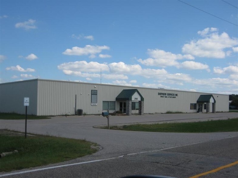 2112 Jim Neu Dr, Plymouth, IN à louer - Photo du bâtiment - Image 3 de 3