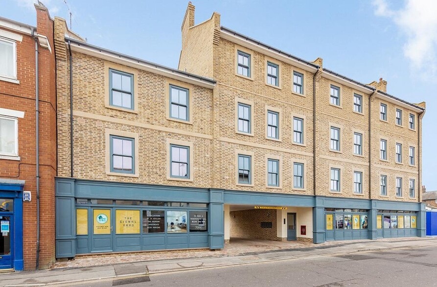 55-60 Railway St, Chelmsford for lease - Building Photo - Image 2 of 4