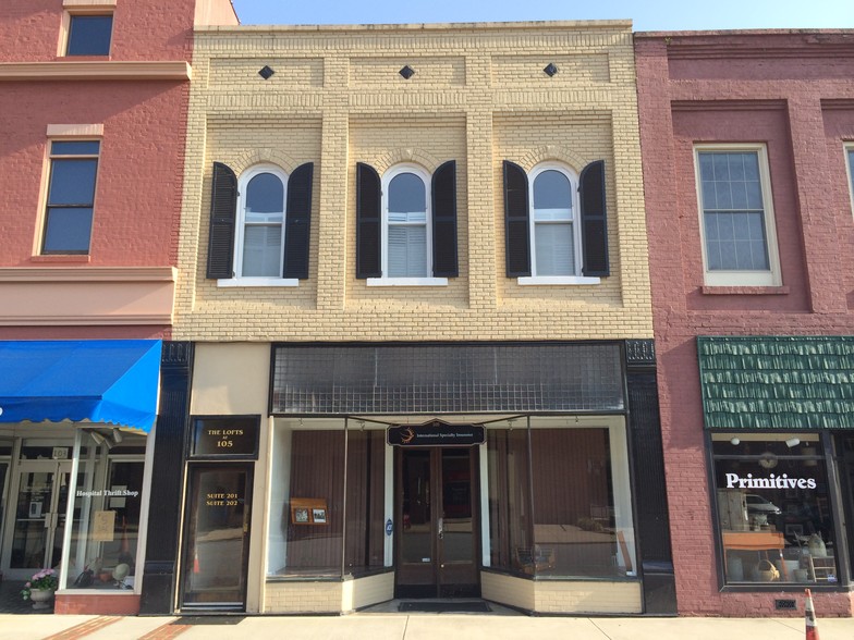 105 W Main St, Elkin, NC for sale - Building Photo - Image 1 of 1