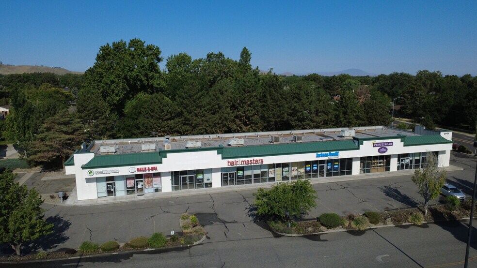 3001 W 10th Ave, Kennewick, WA à louer - Photo du bâtiment - Image 3 de 5