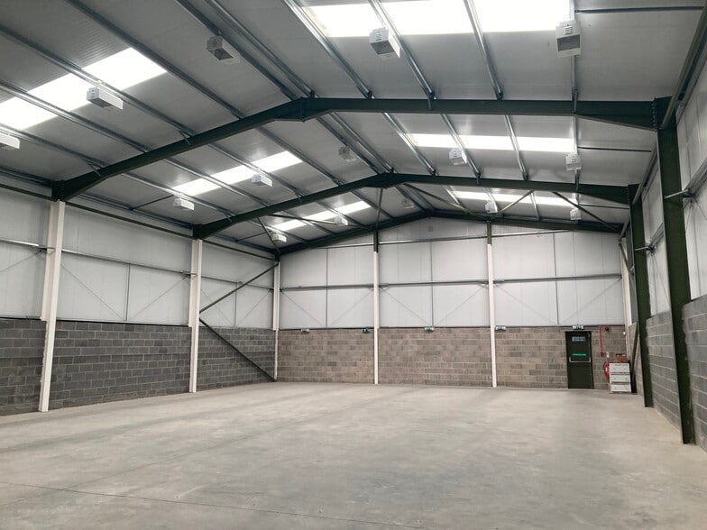 7 Ellerbeck Ct, Middlesbrough à louer - Photo du bâtiment - Image 3 de 7