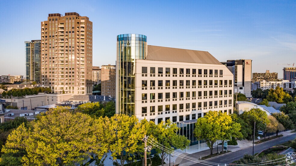 2401 Cedar Springs Rd, Dallas, TX à louer - Photo du bâtiment - Image 3 de 20