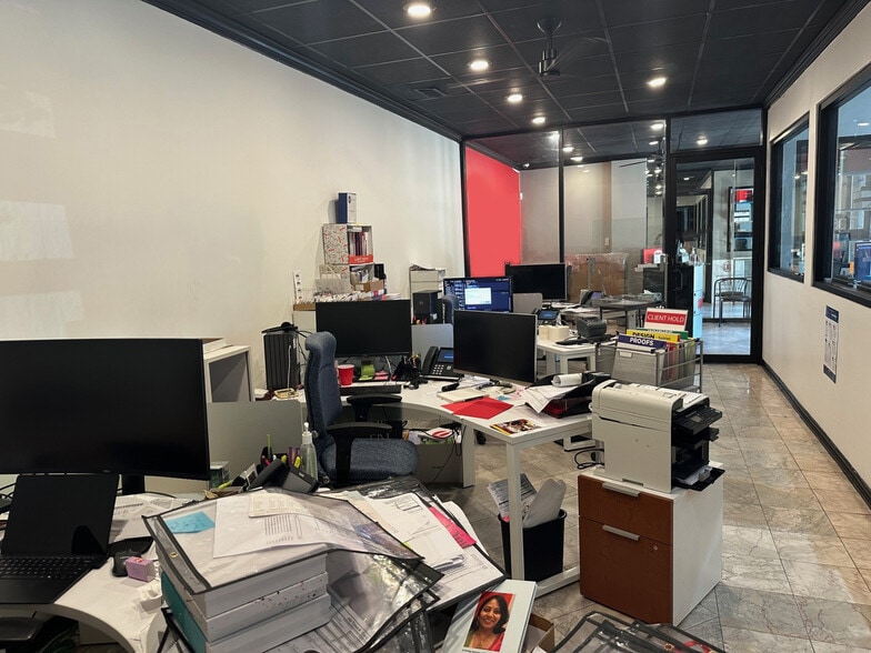 5275 Spring Valley Rd, Dallas, TX for sale - Building Photo - Image 3 of 9