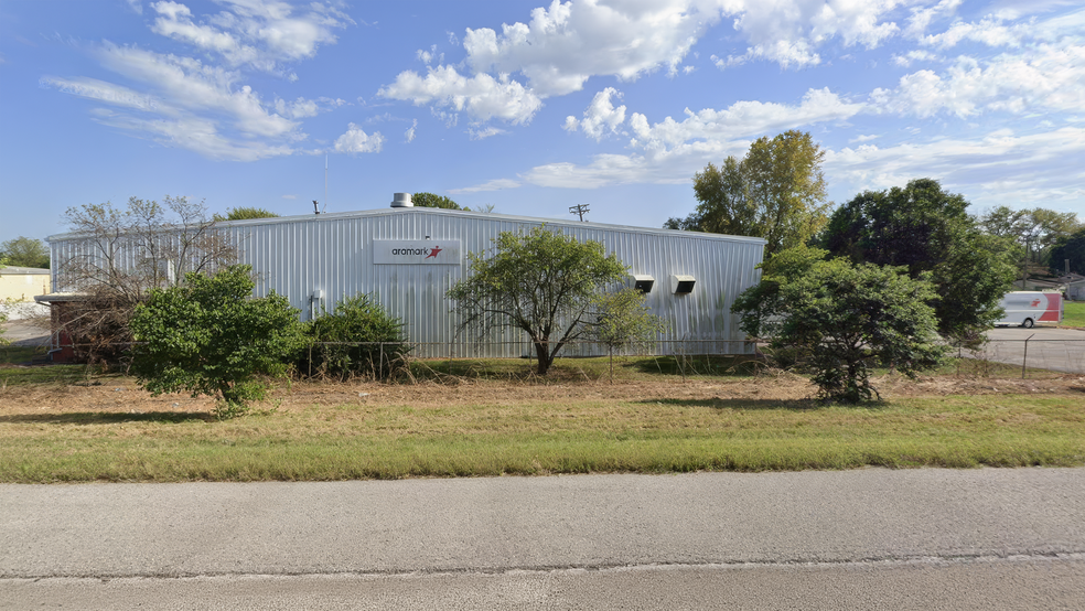 2929 Emzee Ave, Granite City, IL for sale - Building Photo - Image 3 of 4