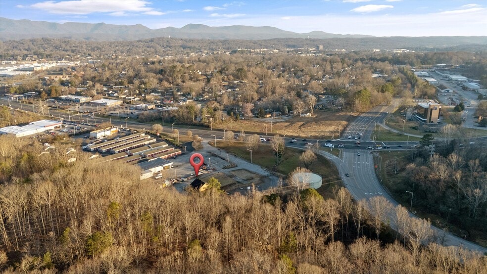 508 Scarboro Ln, Oak Ridge, TN for sale - Building Photo - Image 2 of 31