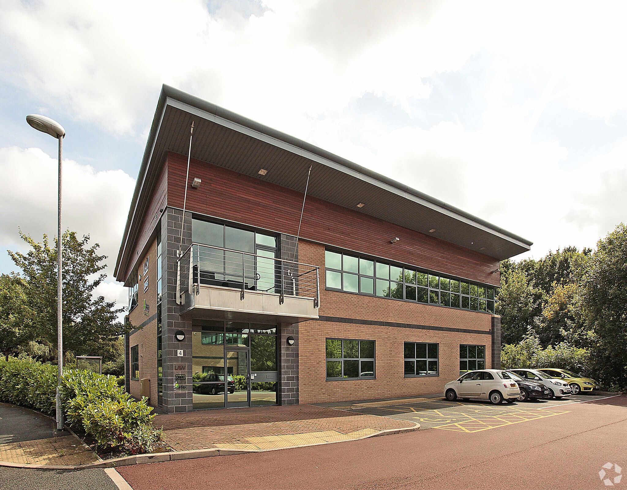 4 Rhino Ct, Stockport for lease Primary Photo- Image 1 of 6