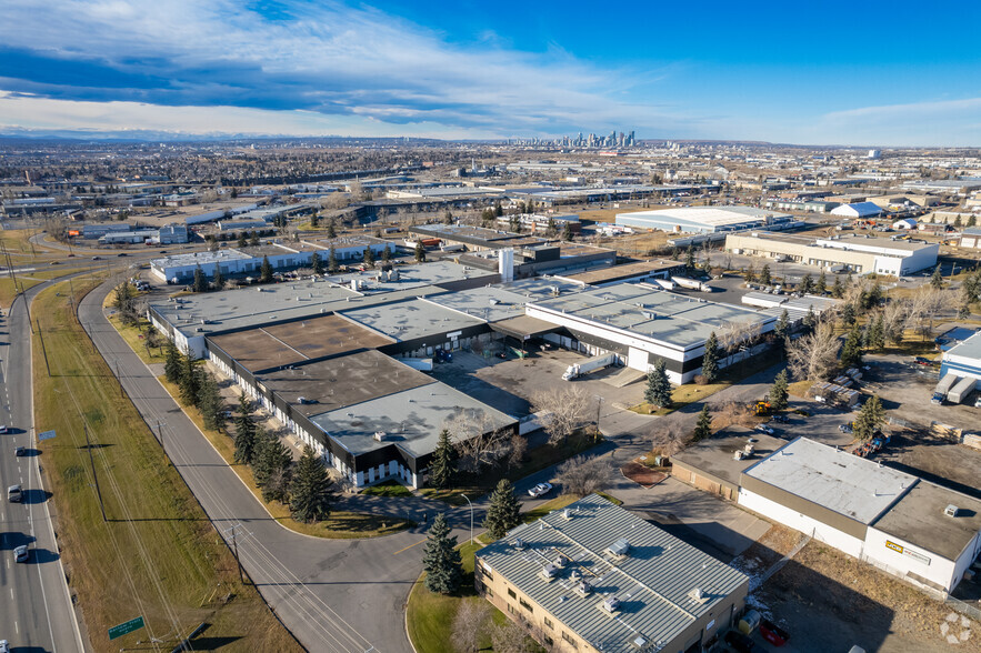 8077-8081 40th St SE, Calgary, AB for lease - Aerial - Image 2 of 6