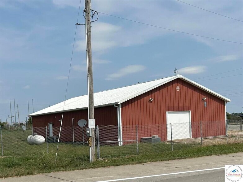 14981 Centerline Ave, Cole Camp, MO à vendre - Photo du bâtiment - Image 3 de 12