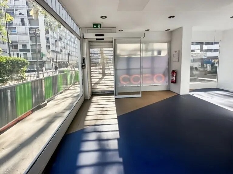 Commerce de détail dans Paris à louer Photo du bâtiment- Image 1 de 8