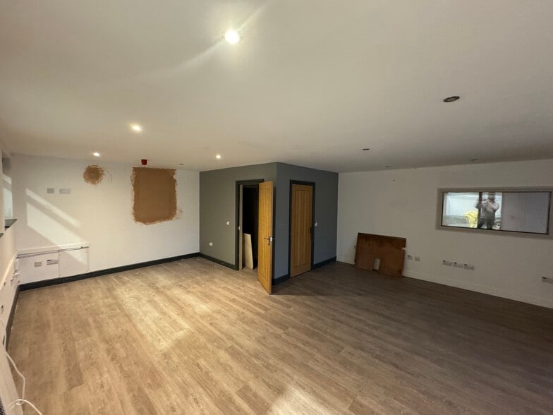 Carr Ln, Thirsk for lease - Interior Photo - Image 3 of 6