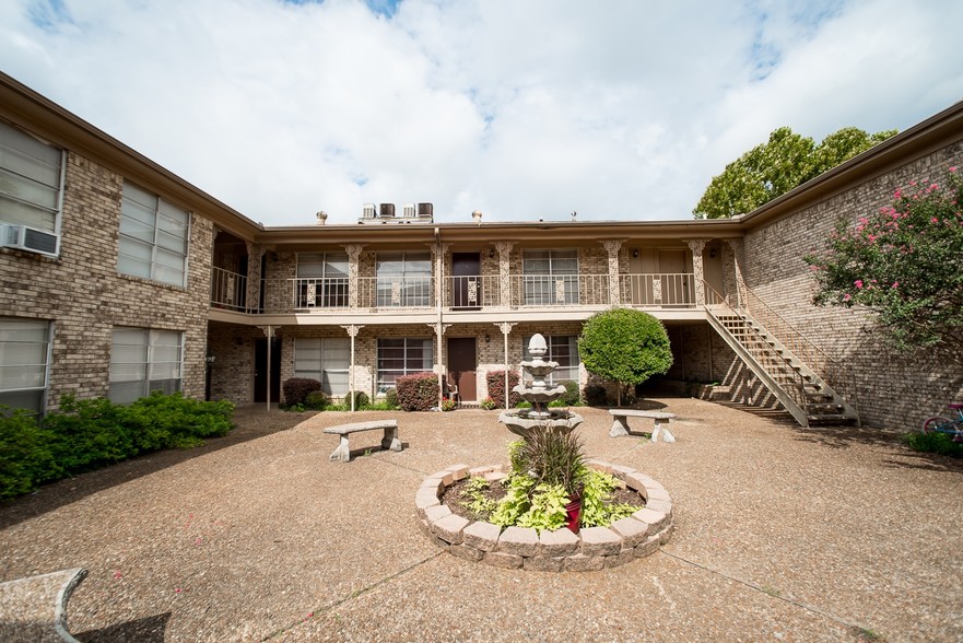 825 S Main St, Paris, TX à vendre - Photo principale - Image 1 de 48