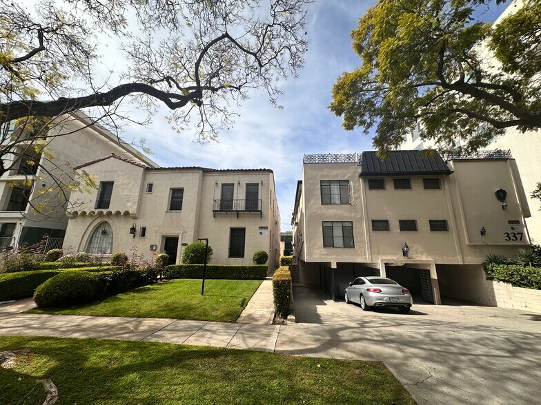 18u Total | Prime Bev Hills | Double Lot portefeuille de 2 propriétés à vendre sur LoopNet.ca - Photo du bâtiment - Image 2 de 12