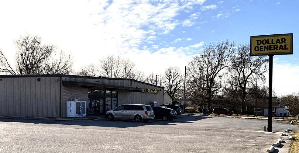 710 E Pennell St, Carl Junction, MO à vendre - Photo du bâtiment - Image 2 de 6