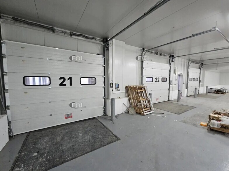 Industrial in Thiais for lease - Interior Photo - Image 3 of 9