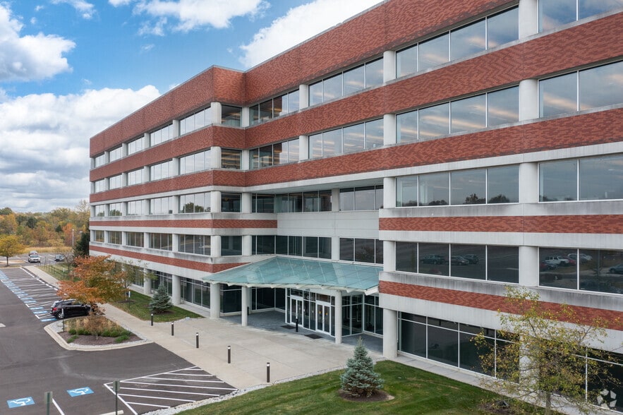 4241 Irwin Simpson Rd, Mason, OH for lease - Building Photo - Image 3 of 4