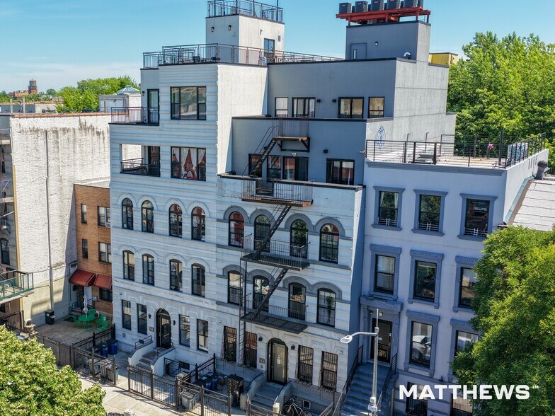 856 Greene Ave, Brooklyn, NY à vendre - Photo du bâtiment - Image 2 de 7