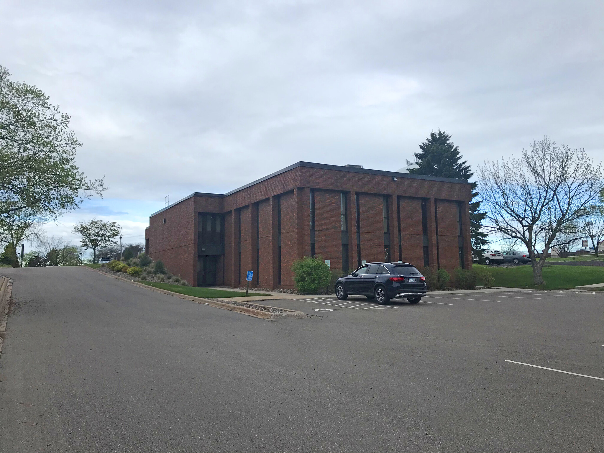 1789 Woodlane Dr, Woodbury, MN for lease Building Photo- Image 1 of 10