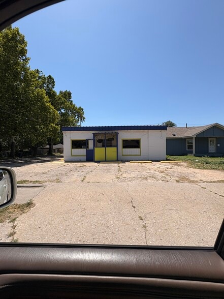 2221 S Central Ave, Oklahoma City, OK for sale - Building Photo - Image 3 of 15