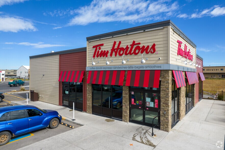 100 3 St NE, Black Diamond, AB à vendre - Photo principale - Image 1 de 1