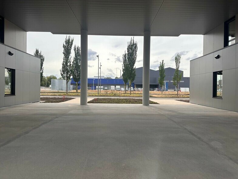 Retail in Strasbourg for lease - Building Photo - Image 3 of 10