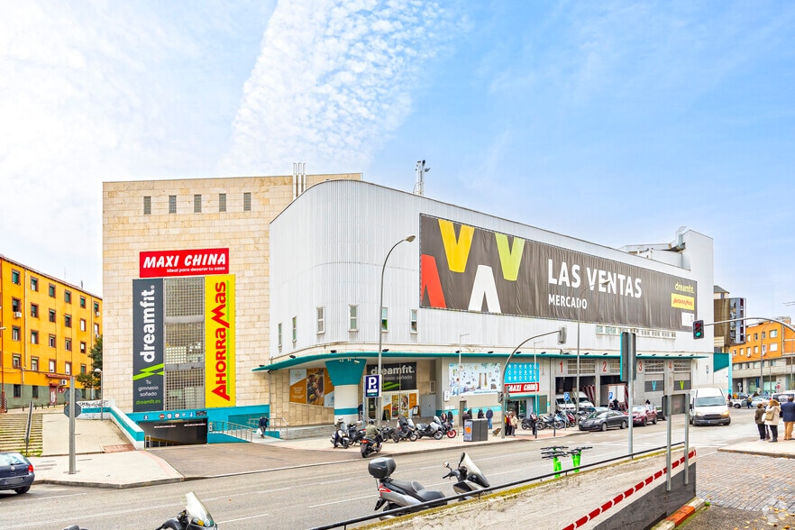 Retail in Madrid, Madrid for lease - Building Photo - Image 2 of 2