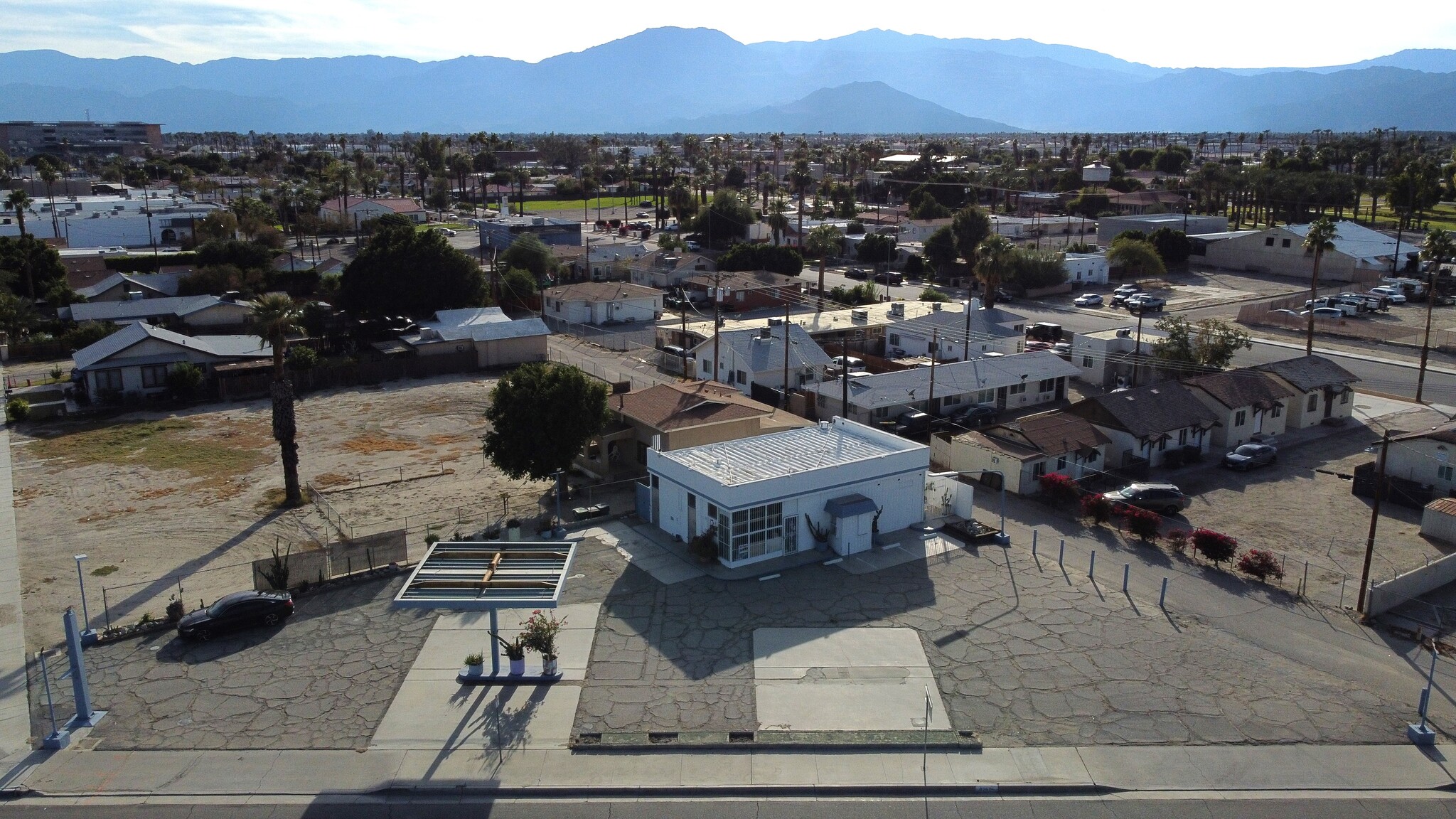 82675 Indio Blvd, Indio, CA à vendre Photo du b timent- Image 1 de 5