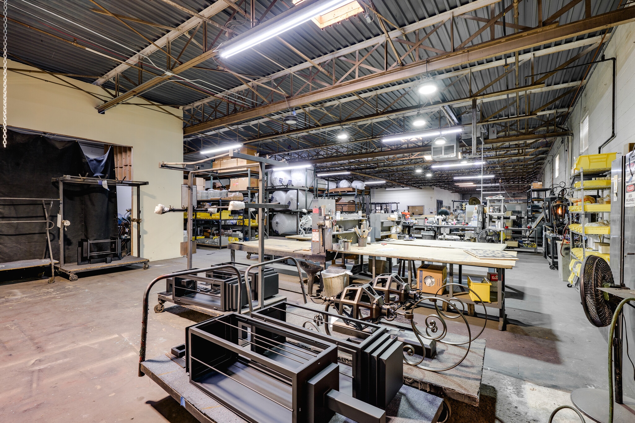 5025-5035 Sharp St, Dallas, TX for lease Interior Photo- Image 1 of 7