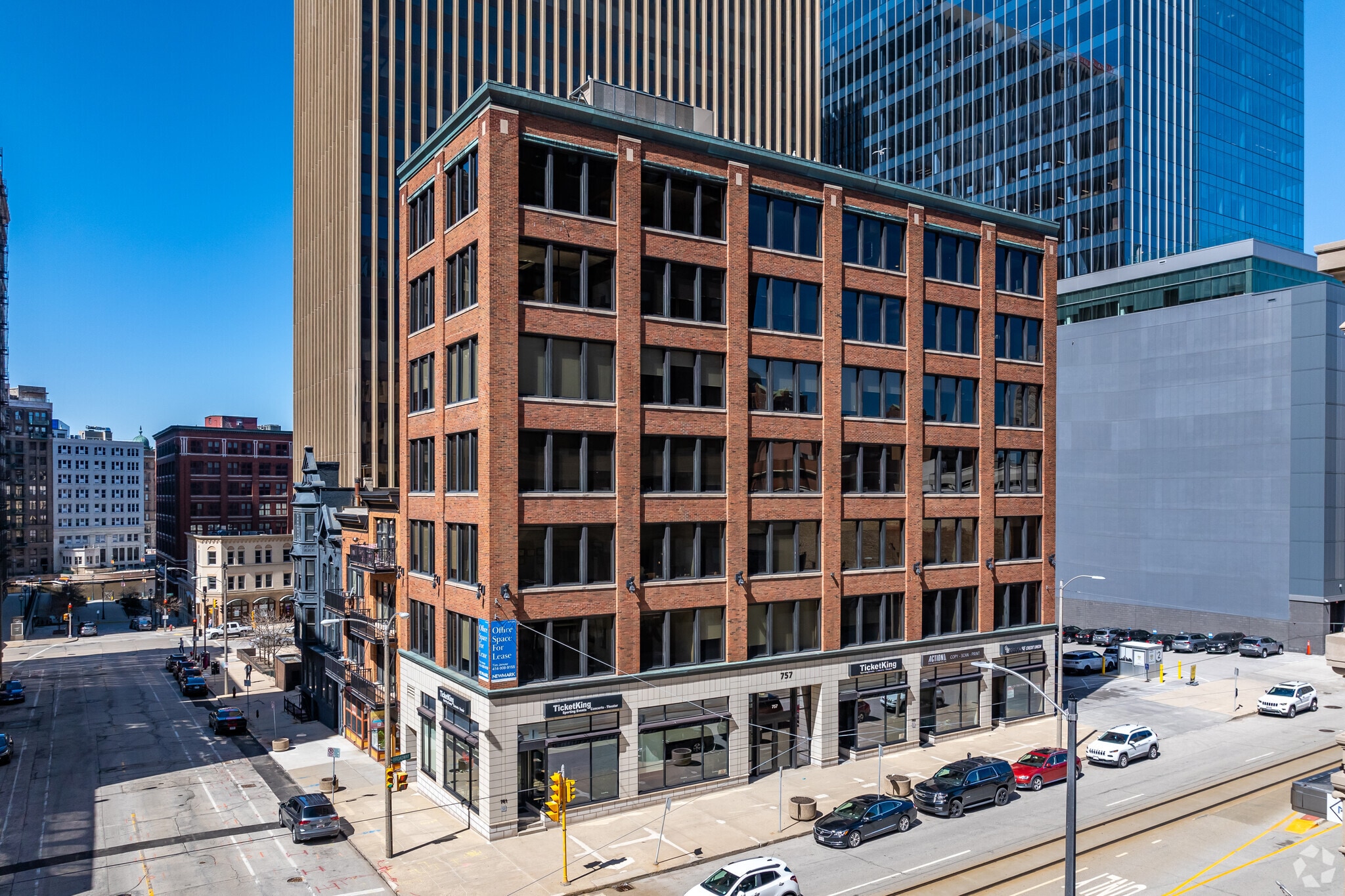 757-765 N Broadway, Milwaukee, WI for sale Primary Photo- Image 1 of 7