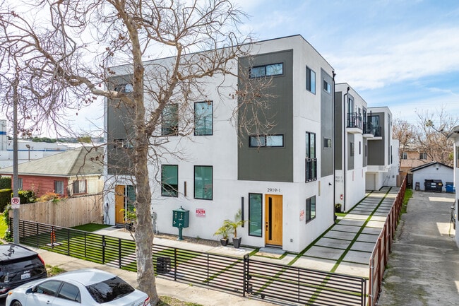 Plus de détails pour 2921 S Burnside Ave, Los Angeles, CA - Multi-résidentiel à vendre