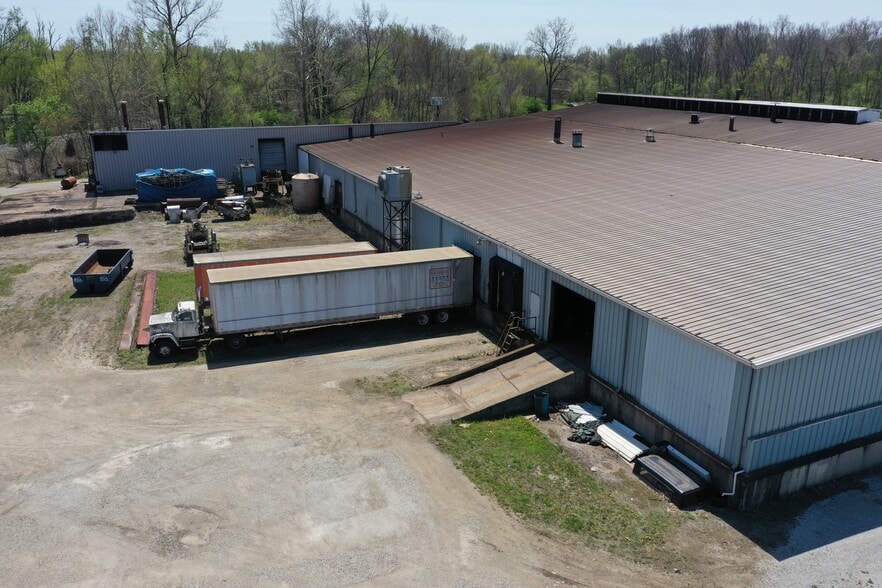 400 S Gray St, Albany, IN for sale - Building Photo - Image 3 of 78