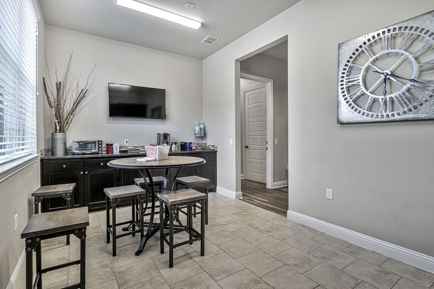 8500 Precinct Line Rd, Colleyville, TX for sale - Interior Photo - Image 2 of 18