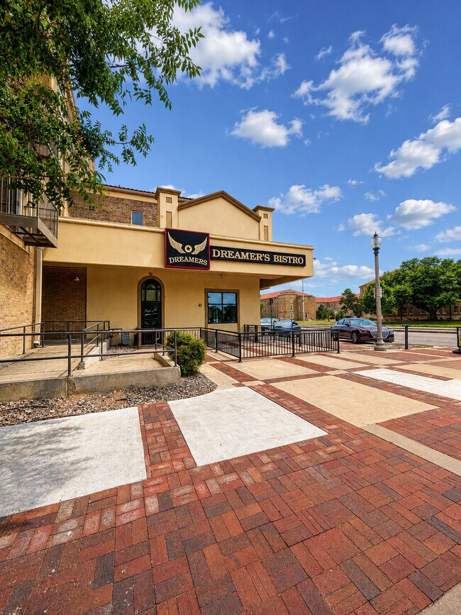 More details for 1001 University Ave, Lubbock, TX - Retail for Lease