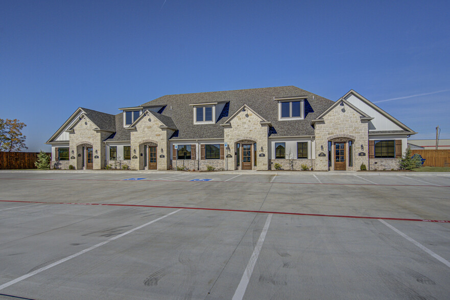 1301 Magnolia Suite 113 ct, Moore, OK for lease - Building Photo - Image 3 of 9