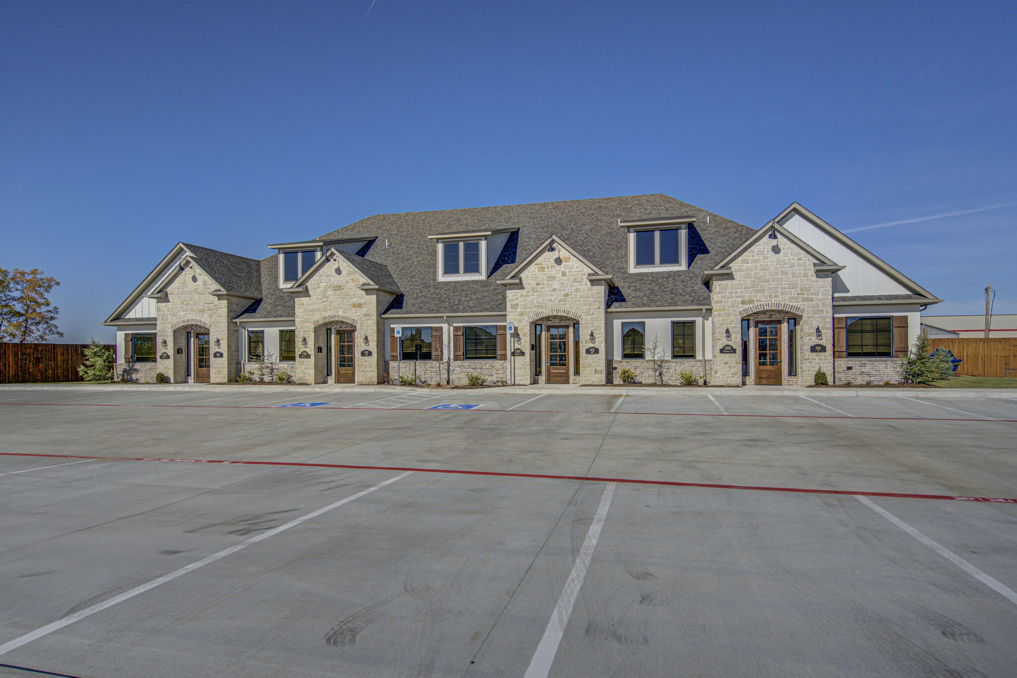 1301 Magnolia Ct, Moore, OK for lease Building Photo- Image 1 of 19