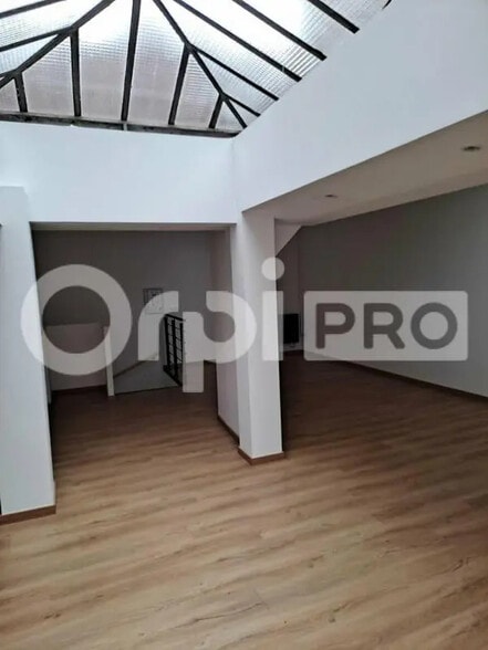 Commerce de détail dans Épernay à louer - Photo intérieure - Image 2 de 4