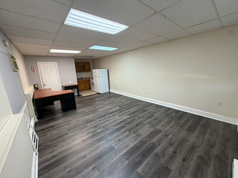 6106 Torresdale Ave, Philadelphia, PA à louer - Photo du bâtiment - Image 3 de 11