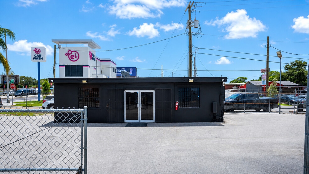 3100 NW 27th Ave, Miami, FL à louer - Photo du bâtiment - Image 3 de 13