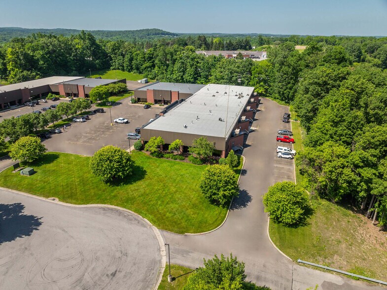 590 Fishers Station Dr, Victor, NY for lease - Building Photo - Image 2 of 10