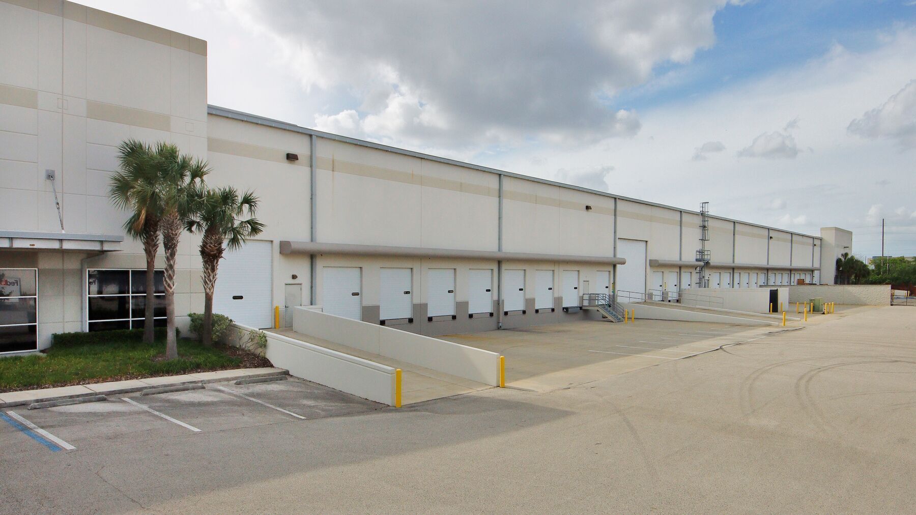 601 Gills Dr, Orlando, FL for lease Building Photo- Image 1 of 3