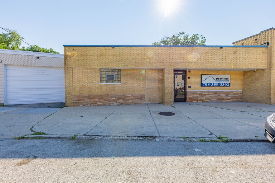 13039 S Division St, Blue Island, IL à vendre - Photo du bâtiment - Image 3 de 32