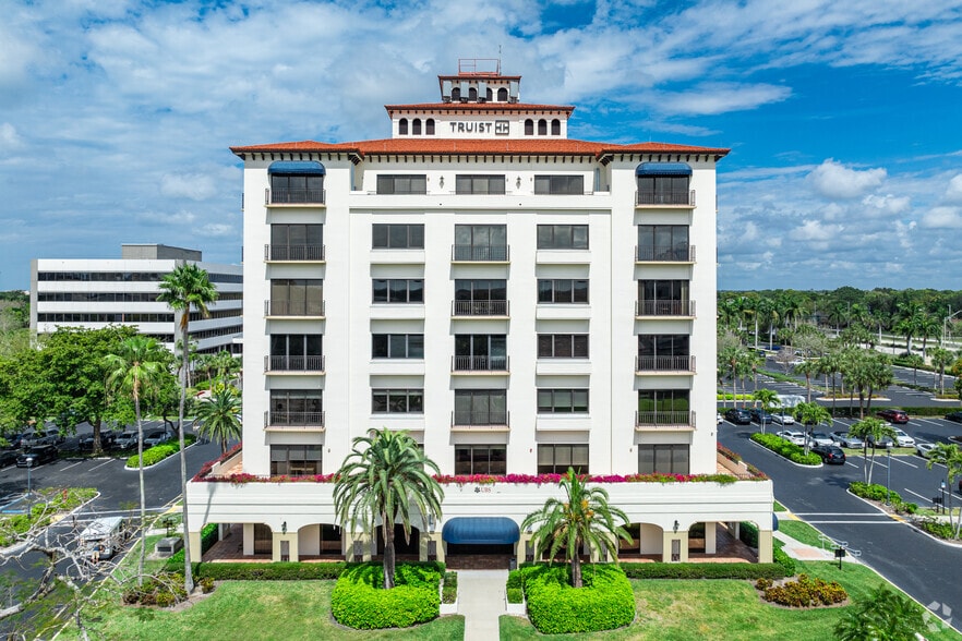 801 Laurel Oak Dr, Naples, FL for lease - Building Photo - Image 2 of 9