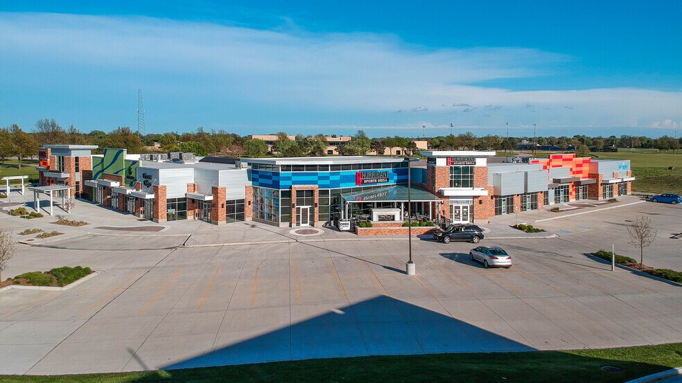 8641 W 13th St N, Wichita, KS à louer - Photo du bâtiment - Image 3 de 7