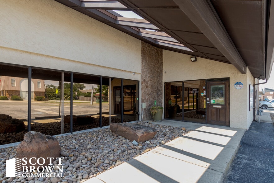 638 Londonderry Ln, Denton, TX for sale - Building Photo - Image 2 of 35