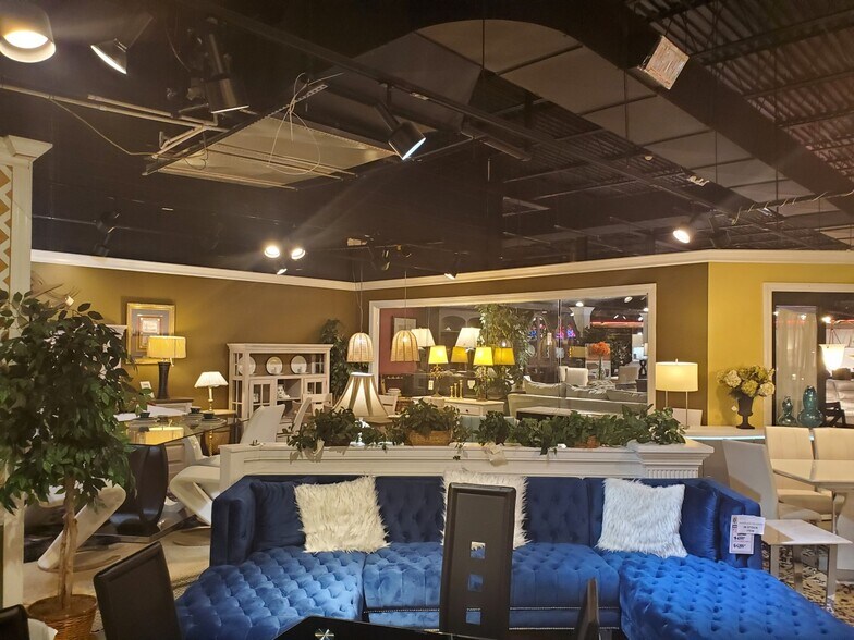 2066 Route 112, Medford, NY à vendre - Photo intérieure - Image 3 de 8