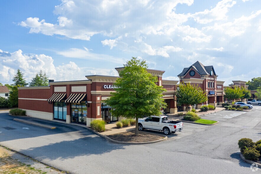 711 E Main St, Hendersonville, TN for lease - Primary Photo - Image 1 of 7