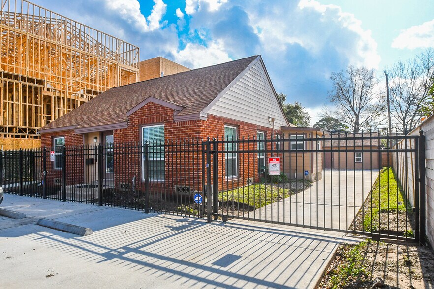4928 Old Spanish Trl, Houston, TX à vendre - Photo du bâtiment - Image 3 de 33