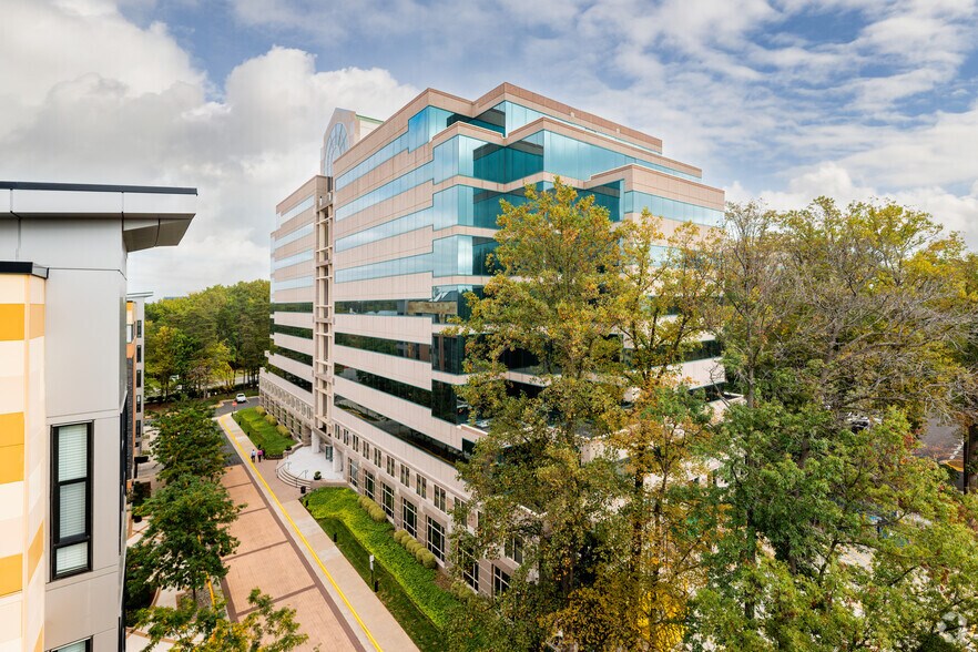 12701 Fair Lakes Cir, Fairfax, VA à louer - Photo du bâtiment - Image 2 de 4