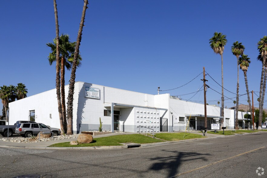 1731-1733 Massachusetts Ave, Riverside, CA for lease - Primary Photo - Image 2 of 4